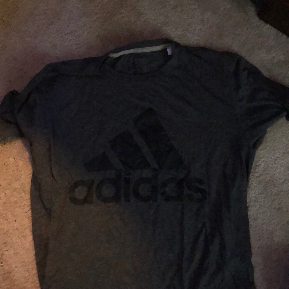 Medium grey/black Adidas tee